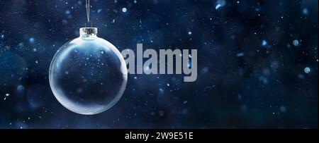 Weihnachtsstern im Inneren der Schneekugel - Wunschkonzept und Krippe - enthalten 3D-Rendering Stockfoto