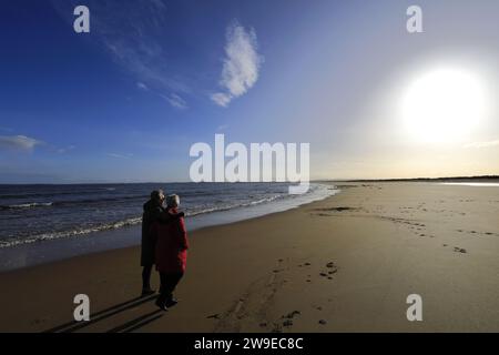 Der große Sandstrand im Dorf Dornoch, Ostküste von Sutherland, Schottland, Großbritannien Stockfoto