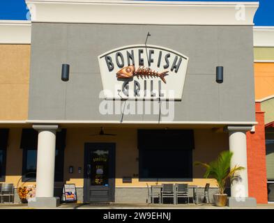 OCALA, FLORIDA, USA - 22. OKTOBER 2023 Bonefish Grill ist eine gehobene Restaurantkette, die frische Meeresfrüchte serviert. Sie haben 215 Standorte im gesamten Stockfoto