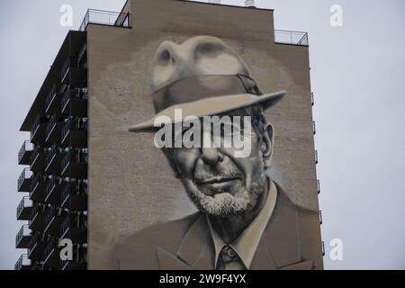 Porträt von Leonard Cohen in der Crescent Street in der Innenstadt von Montreal, Quebec, Kanada Stockfoto