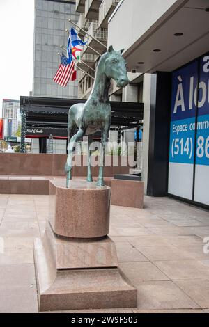 Kouros Pferdeskulptur in der Sherbrooke Street im Zentrum von Montreal, Quebec, Kanada Stockfoto