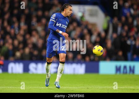 27. Dezember 2023; Stamford Bridge, Chelsea, London, England: Premier League Football, Chelsea gegen Crystal Palace; Malo Gusto aus Chelsea Stockfoto