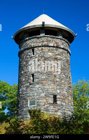 Memorial Tower, Heuhaufen Mountain State Park, Connecticut Stockfoto