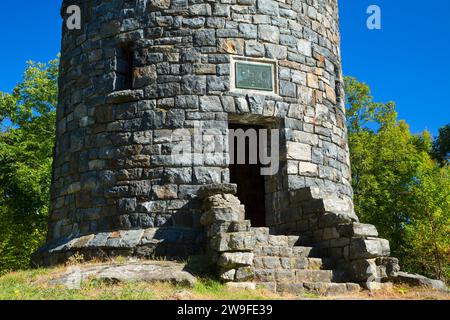 Memorial Tower, Heuhaufen Mountain State Park, Connecticut Stockfoto