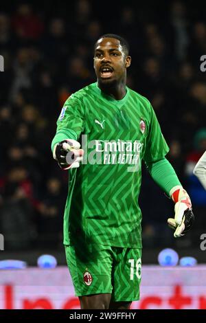 Mike Maignan vom AC Milan Gesten während des Serie A TIM Spiels zwischen US Salernitana und AC Milan im Stadio Arechi, Salerno, Italien am 22. Dezember 202 Stockfoto