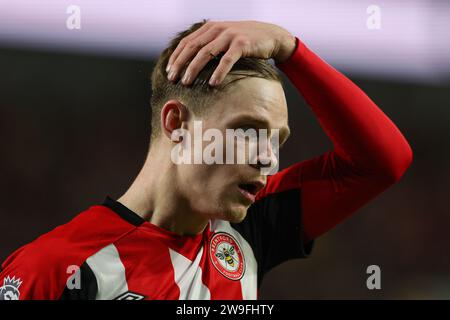 Dezember 2023; Gtech Community Stadium, Brentford, London, England; Premier League Football, Brentford gegen Wolverhampton Wanderers; Keane Lewis-Potter aus Brentford Stockfoto