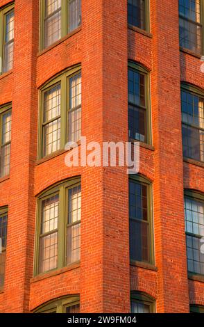 One Grove Place (American Hardware Company - Corbin Screw Division Building No. 68, Fafnir Bearing Company Grove Street Plant), New Britain, Connectic Stockfoto