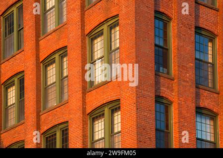 One Grove Place (American Hardware Company - Corbin Screw Division Building No. 68, Fafnir Bearing Company Grove Street Plant), New Britain, Connectic Stockfoto