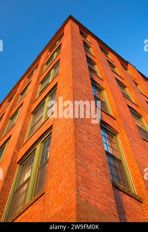 One Grove Place (American Hardware Company - Corbin Screw Division Building No. 68, Fafnir Bearing Company Grove Street Plant), New Britain, Connectic Stockfoto