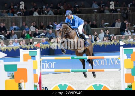 Christian Ahlmann aus Deutschland mit d'Aganix 2000 Z während des Léon Melchior CSI5*-W Springpferdewettbewerbs beim Jumping Mechelen am 27. Dezember 2023, Nekkerhal, Belgien (Foto: Maxime David - MXIMD Pictures) Stockfoto