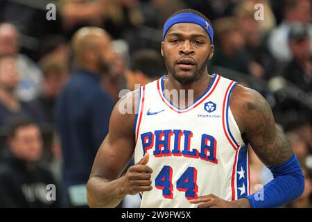 Orlando, Florida, USA, 27. Dezember 2023, Philadelphia 76ers Center Paul Reed #44 im Amway Center. (Foto: Marty Jean-Louis/Alamy Live News Stockfoto