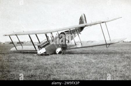 Ein Airco DH.9 nach einer schweren Landung während des Ersten Weltkriegs. Stockfoto