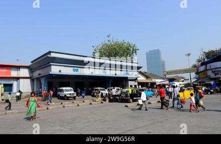 Dadar Bahnhof in Mumbai, Indien. Stockfoto