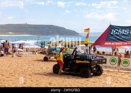 Palm Beach in Sydney, Sommertag im Jahr 2023, Surf Rescue Patrol am Strand freiwillige Rettungsschwimmer, Sydney, NSW, Australien Stockfoto