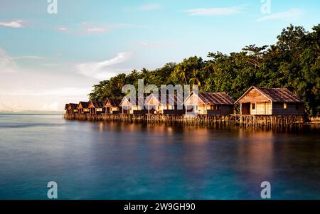 Eine atemberaubende Luftaufnahme eines Raja Ampat Eco Paradise in West Papua, Indonesien Stockfoto