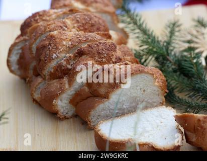 Ein Stück süßes Brot auf dem Teller Stockfoto