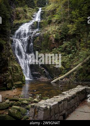 Zackelfall in Polen Krkonose Stockfoto