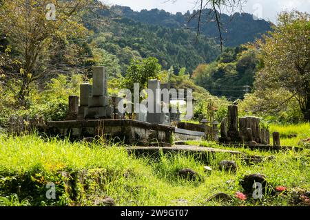 Tsumago, Japan; 1. Oktober 2023: Straßen und traditionelle japanische Häuser in der Stadt Tsumago Juku entlang des Nakasendo-Weges im Kiso-Tal, Japan. Stockfoto