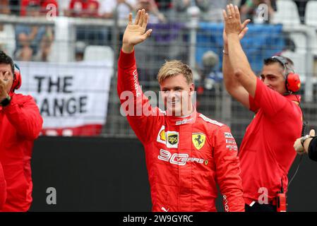 Hockenheim, Deutschland. Juli 2019. firo: 28.07.2019, Motorsport, Formel 1, Saison 2019/2020, großer Preis von Deutschland, Hockenheim Race, Mick Schumacher, führt mit seinem Vater Michael Schumacher den Ferrari von 2004, Jubilation, Joy, Credit: dpa/Alamy Live News Stockfoto