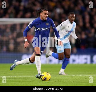 London, Großbritannien. Dezember 2023. Malo Gusto aus Chelsea während des Premier League-Spiels in Stamford Bridge, London. Der Bildnachweis sollte lauten: David Klein/Sportimage Credit: Sportimage Ltd/Alamy Live News Stockfoto