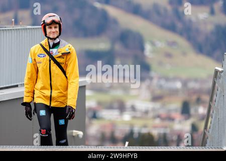 Oberstdorf, Deutschland. Dezember 2023. Skilanglauf, Skispringen, vier-Hügel-Turnier, Weltmeisterschaft, große Schanze, Männer, Ausbildung: Karl Geiger aus Deutschland. Vermerk: Daniel Karmann/dpa/Alamy Live News Stockfoto