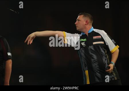 Alexandra Palace, London, Großbritannien. Dezember 2023. 2023/24 PDC Paddy Power World Dart Championships Tag 11 Nachmittagssitzung; Chris Dobey in Aktion gegen Ross Smith. Beschreibung: Action Plus Sports/Alamy Live News Stockfoto