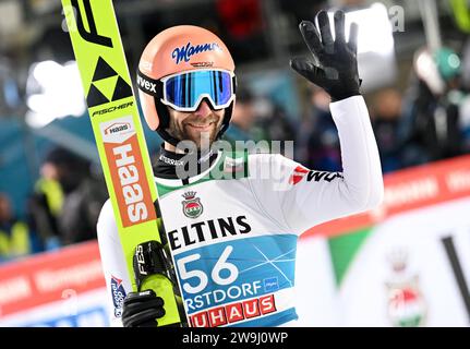 Oberstdorf, Deutschland. Dezember 2023. Skisport/Skispringen: Vier-Hügel-Turnier, Weltmeisterschaft, großer Hügel, Männer, Qualifikation. Pius Paschke aus Deutschland nach der Qualifikation. Angelika Warmuth/dpa/Alamy Live News Stockfoto