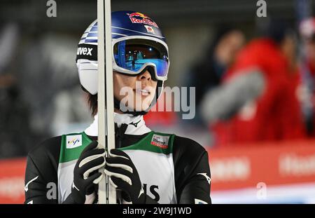 Oberstdorf, Deutschland. Dezember 2023. Skisport/Skispringen: Vier-Hügel-Turnier, Weltmeisterschaft, großer Hügel, Männer, Qualifikation. Ryoyu Kobayashi aus Japan nach der Qualifikation. Angelika Warmuth/dpa/Alamy Live News Stockfoto