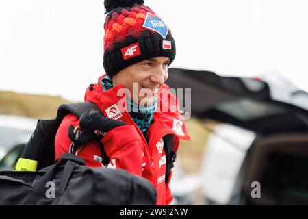 Oberstdorf, Deutschland. Dezember 2023. Skilanglauf, Skispringen, vier-Hügel-Turnier, Weltmeisterschaft, große Schanze, Männer, Training: Kamil Stoch aus Polen. Vermerk: Daniel Karmann/dpa/Alamy Live News Stockfoto