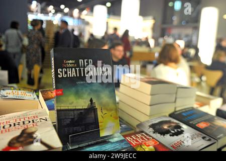 Frankfurter Buchmesse 2022. Besucher der Frankfurter Buchmesse am 19.10.2023. 20231019MWI106309 *** Frankfurter Buchmesse 2022 Besucher der Frankfurter Buchmesse am 19 10 2023 20231019MWI106309 Stockfoto