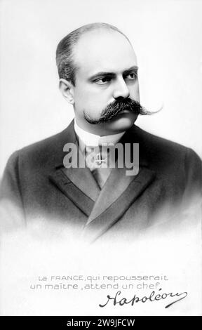 1910 v. Chr., Paris, FRANKREICH: Der französische Prinz VICTOR Napoleon BONAPARTE ( 1862–1926). Sohn des Prinzen Napoléon-Jerome Bonaparte ( 1822–1891) und der italienischen Prinzessin Marie-Clotilde de de Savoie ( 1843–1911) Tochter des italienischen Königs Victor-Emmanuel II. ( Vittorio Emanuele II. , 1820–1878) und Schwester von König Humbert I. ( Umberto I, 1844 - 1900 ). Verheiratet mit Prinzessin Clémentine de Belgique de Sachsen-Cobourg et Gotha ( von Belgien, 1872–1955). Das Paar hatte zwei Söhne: Marie-Clotilde ( de Witt , 1912–1996 ) und Louis Napoléon ( 1914–1997 ). Unbekannter Fotograf. - Stockfoto