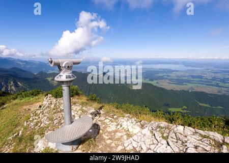 Teleskop, Teleskop, auf dem Hochfelln, hinten und am Chiemsee, Menschen, Wanderer, Chiemgauer Alpen, Oberbayern, Bayern, Deutschland Stockfoto