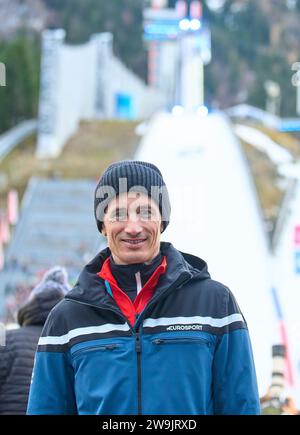 Martin Schmitt, ehemaliger Skispringer, jetzt ARD-TV-Experte Eurosport auf der 71. Vier-Schanzentournier Skispringen am 28. Dezember 2023 in der Schattenbergschanze ORLEN Arena in Oberstdorf, Bayern, © Peter Schatz / Alamy Live News Stockfoto