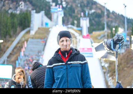 Martin Schmitt, ehemaliger Skispringer, jetzt ARD-TV-Experte Eurosport auf der 71. Vier-Schanzentournier Skispringen am 28. Dezember 2023 in der Schattenbergschanze ORLEN Arena in Oberstdorf, Bayern, © Peter Schatz / Alamy Live News Stockfoto