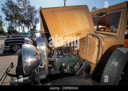 Der Vierzylindermotor eines 1931er Ford Model A ist auf einer Oldtimerausstellung in Dana Point, CA, ZU sehen. Stockfoto