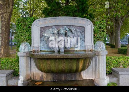 Drei Eselbrunnen in der Wiederbelebung ihrer Rolle in Lausanne Schweiz Stockfoto