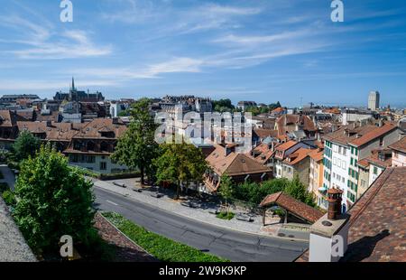 Blick nach Westen über Lausanne von der Kathedrale am Lausanne Plaza Stockfoto