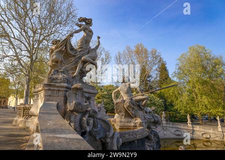 TURIN, ITALIEN, 11. APRIL 2023 - der Brunnen der 12 Monate in der Nähe des Valentino Parks in Turin (Turin), Piemont, Italien Stockfoto