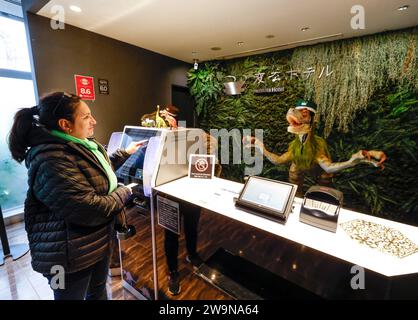 HENN NA HOTEL, JAPANISCHES HOTEL MIT ROBOTER-DINOSAURIERN Stockfoto