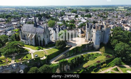 Drohnenfoto Montreuil-Bellay Castle Frankreich Europa Stockfoto