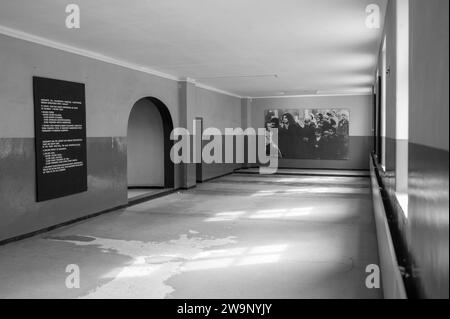 Innenraum des Konzentrationslagers Auschwitz Stockfoto