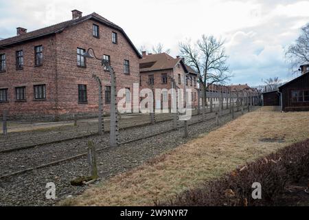 Unterbringung der Internierten einschließlich Schlafbereich und Toiletten in den Konzentrationslagern Auschwitz und Birkenau, Polen Stockfoto