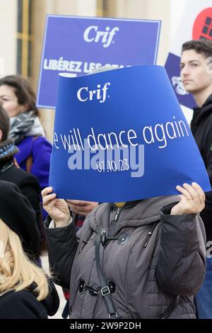 Nouveau rassemblement au Trocadéro, des mères de l'espoir organisé par WIZO france et le CRIF pour demander la libération de tous les otages du hamas Stockfoto