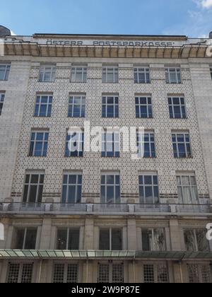 Österreichisches Postsparkassengebäude Nach Einem Entwurf Von Otto Wagner Um 1906 In Wien Stockfoto