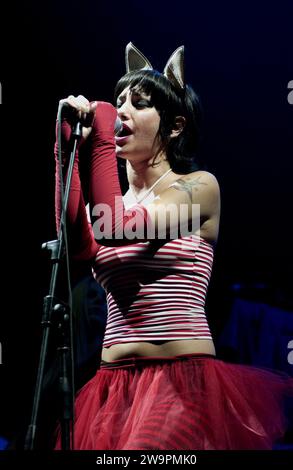 Mailand italien 09.05.2003: Micky Paiano Sängerin der Bambole di Pezza, italienische Poppunk-Gruppe, während des Live-Konzerts im Pala Madza Stockfoto