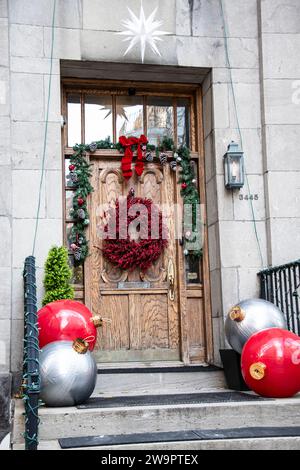 Weihnachtsdekoration auf der Peel Street in der Innenstadt von Montreal, Quebec, Kanada Stockfoto