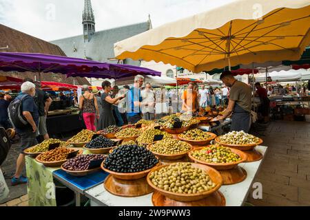 Markt vor dem Hotel-Dieu, ehemaliges Krankenhaus gegründet 1443, Beaune, Departement Cote-d'Or, Bourgogne-Franche-Comte, Burgund, Frankreich Stockfoto