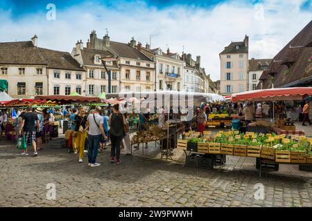 Markt vor dem Hotel-Dieu, ehemaliges Krankenhaus gegründet 1443, Beaune, Departement Cote-d'Or, Bourgogne-Franche-Comte, Burgund, Frankreich Stockfoto