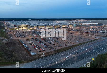 Luftaufnahme der Tesla Gigafactory, Gruenheide, 23. Oktober 2023 Stockfoto