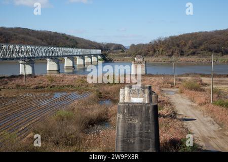 Liberty Bridge – Eisenbahnbrücke über den Imjin River zwischen Nord- und Südkorea Stockfoto